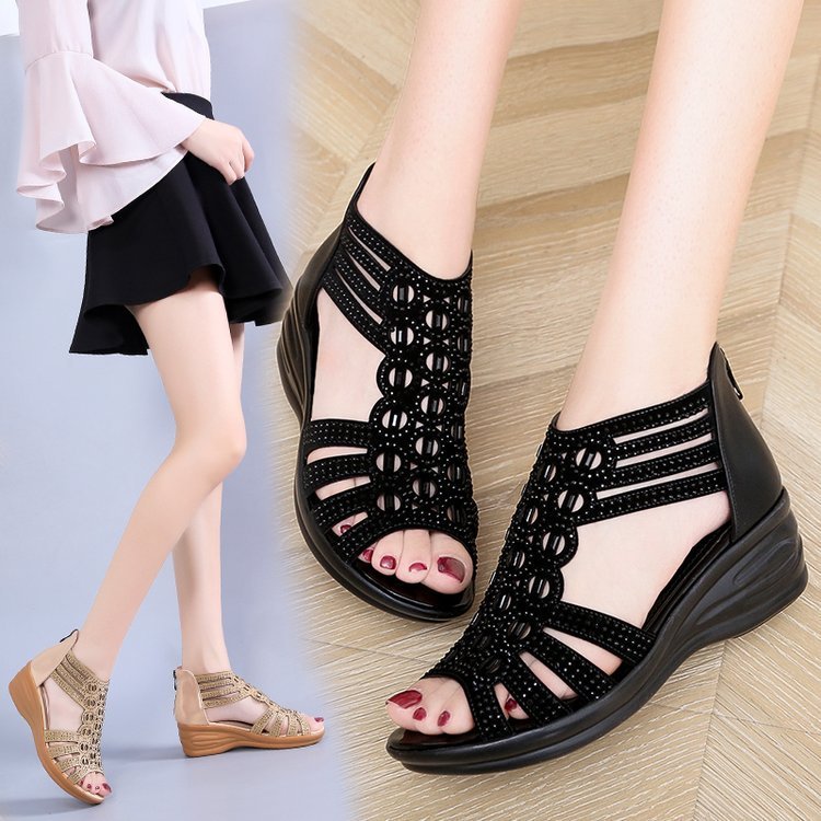 Keilsandalen mit Fischmaul-Design