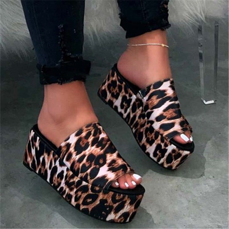 Trendige Leoparden-Plateaus – Setze ein wildes Statement
