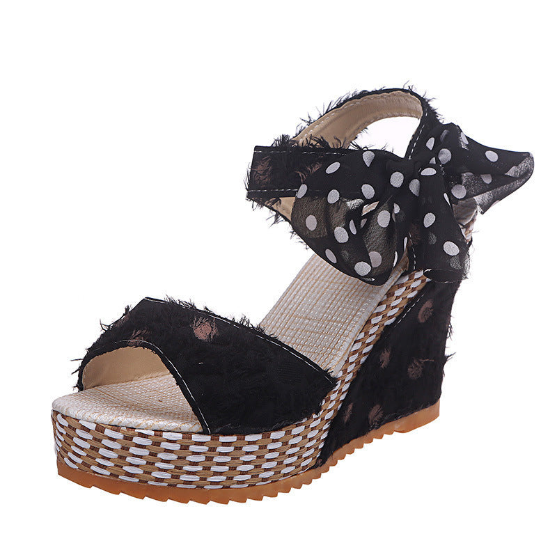 Keilabsatz Schnalle Punkte Sandalen