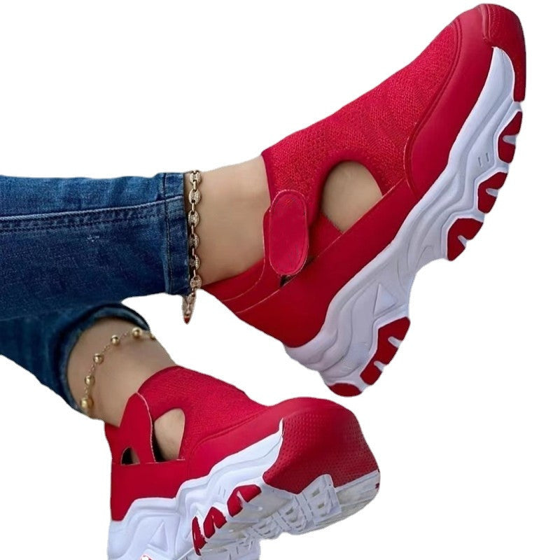 Damen-Freizeitschuhe mit farblich abgestimmter dicker Sohle